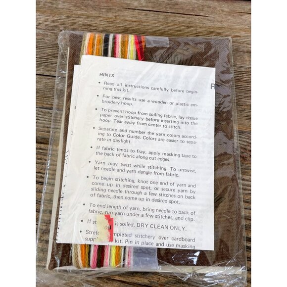 Vintage 1970s Jiffy Stitchery Crewel Embroidery Kit Reading By Lamplight - Picture 2 of 6